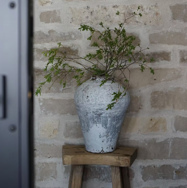 Lily Vintage White Pottery