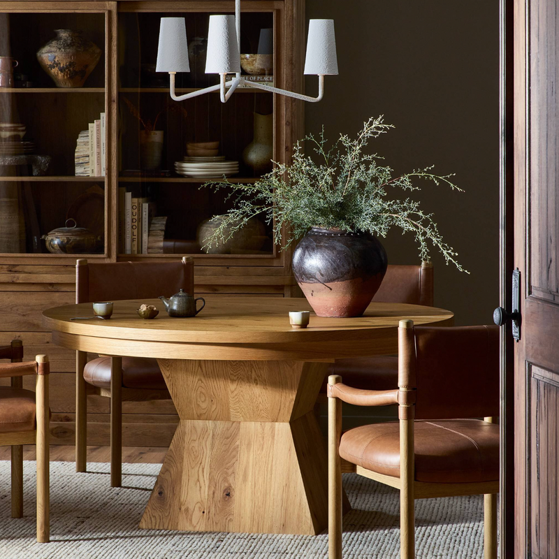 Leif Round Extension Dining Table - Aged Natural Oak