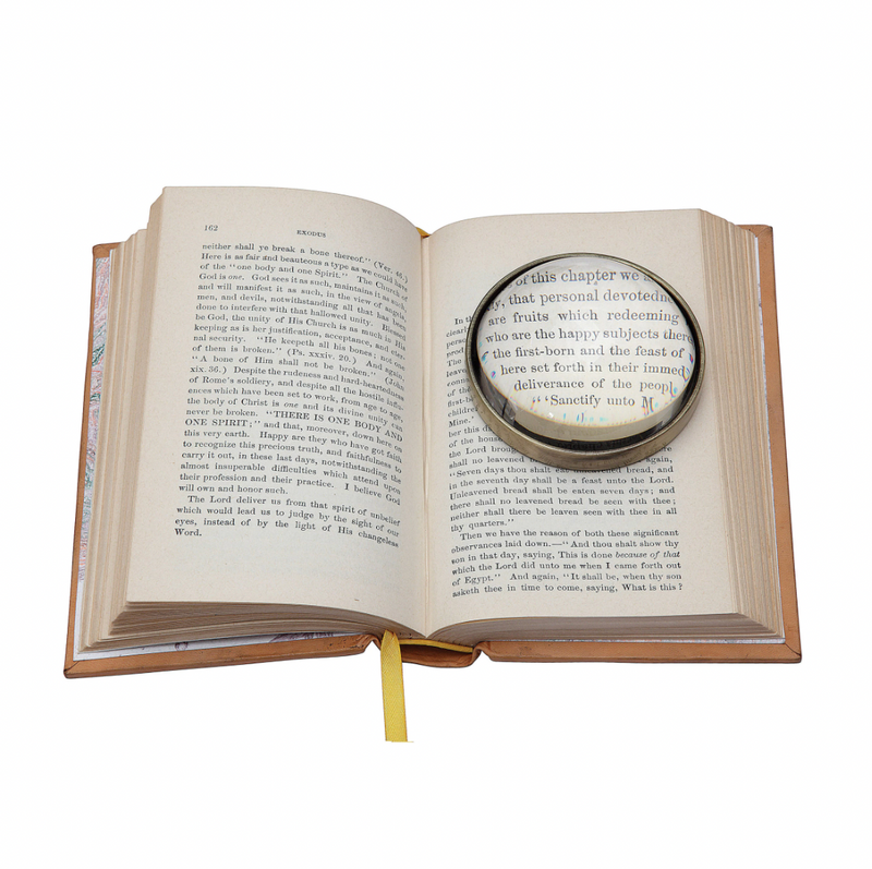 Round Magnifying Glass Paperweight
